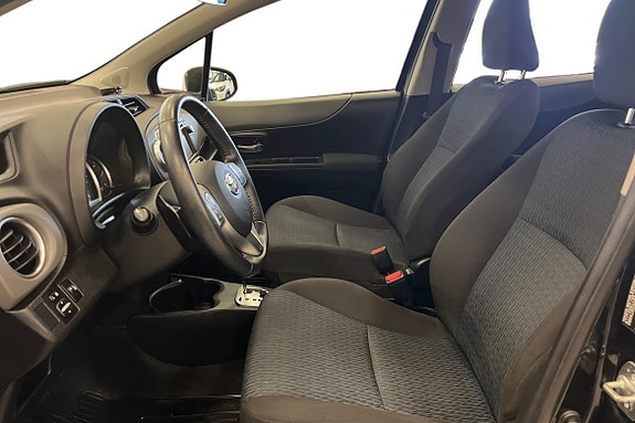 Toyota Yaris 14 of 21