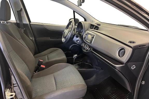 Toyota Yaris 7 of 21