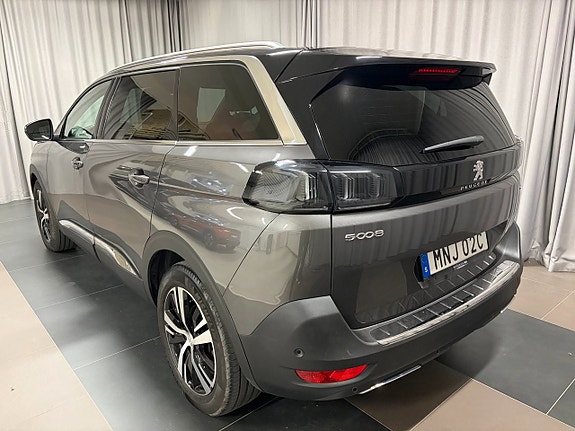 Peugeot 5008 3 of 16