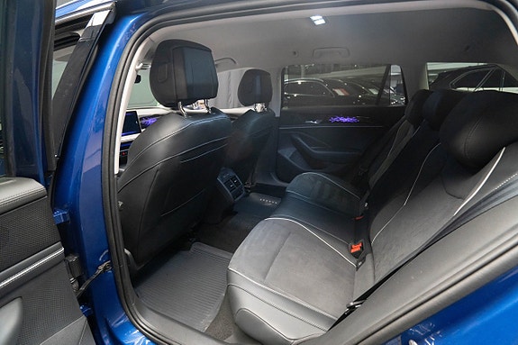 Volkswagen Passat 19 of 29