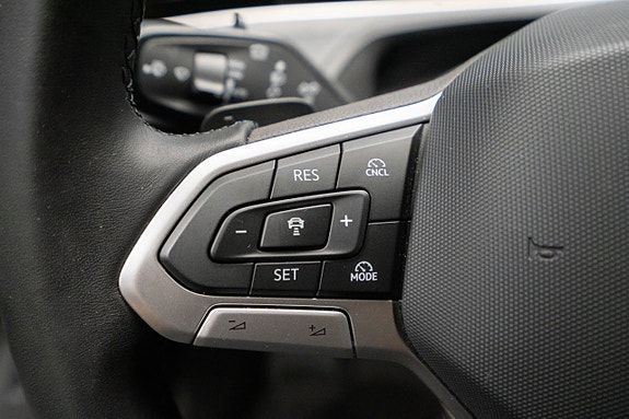 Volkswagen Passat 24 of 29