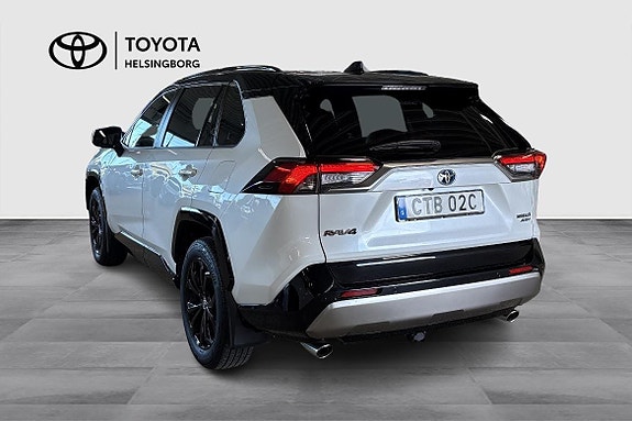 Toyota RAV4 6 of 14