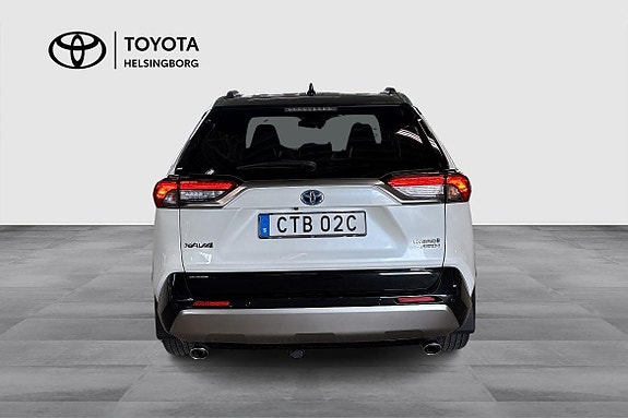 Toyota RAV4 5 of 14
