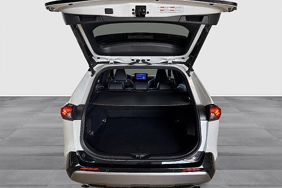Toyota RAV4 9 of 14