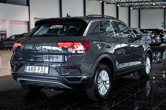 Volkswagen T-Roc 11 of 27