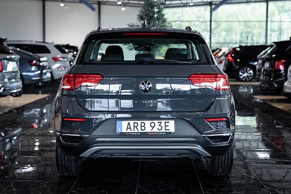 Volkswagen T-Roc 9 of 27
