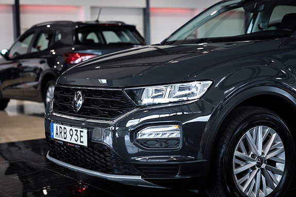 Volkswagen T-Roc 4 of 27