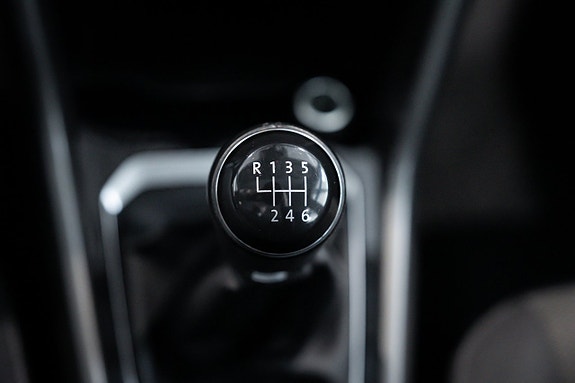 Volkswagen T-Roc 21 of 27