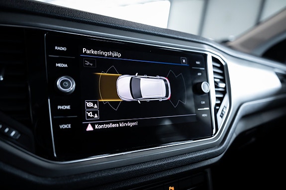Volkswagen T-Roc 20 of 27
