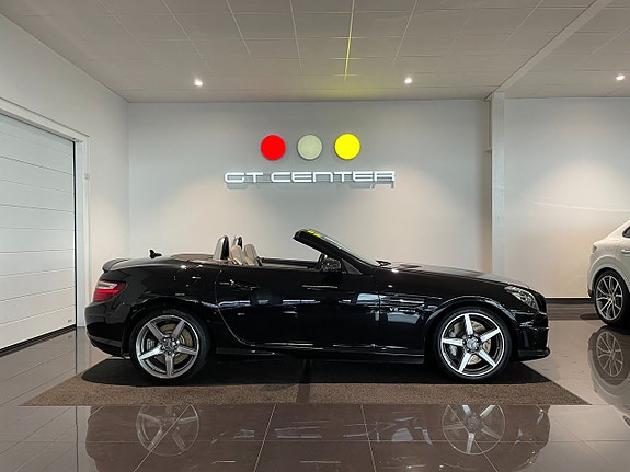Mercedes-Benz SLK55 2 of 17