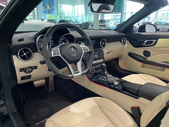 Mercedes-Benz SLK55 13 of 17