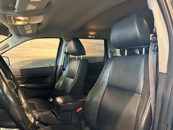 Jeep Grand Cherokee 9 of 25