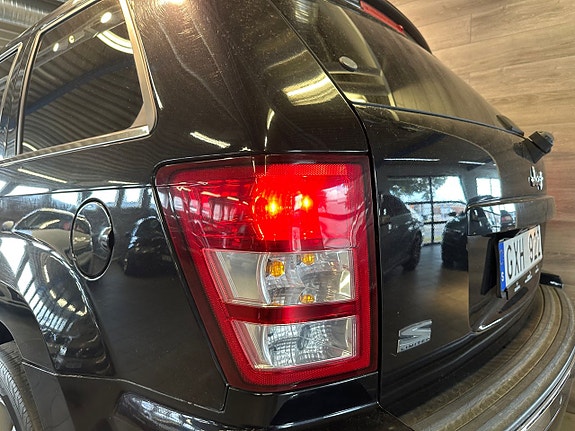 Jeep Grand Cherokee 22 of 25