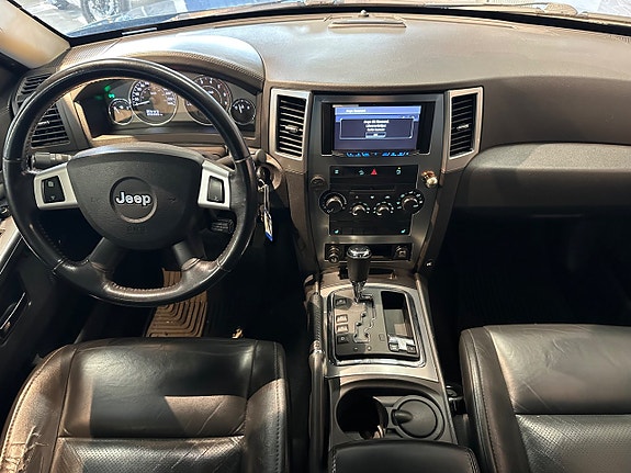 Jeep Grand Cherokee 12 of 25