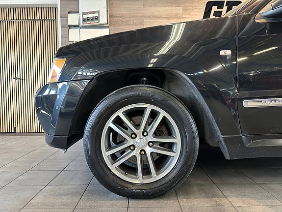 Jeep Grand Cherokee 25 of 25