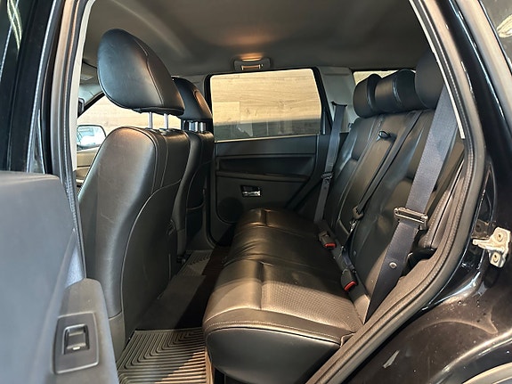 Jeep Grand Cherokee 11 of 25
