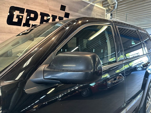 Jeep Grand Cherokee 24 of 25