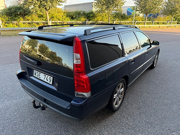 Volvo V70 3 of 22