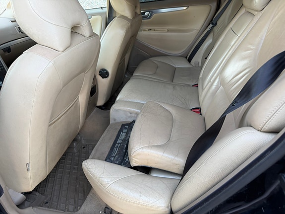Volvo V70 9 of 22