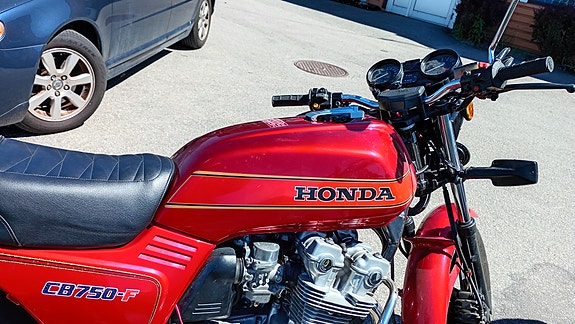 Honda CB750F 2 of 19
