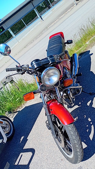 Honda CB750F 17 of 19