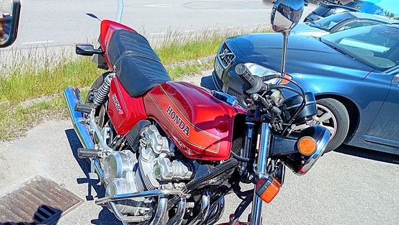 Honda CB750F 18 of 19