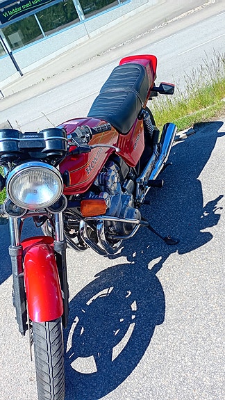 Honda CB750F 11 of 19