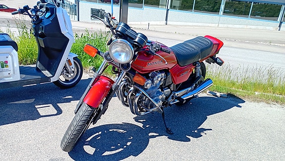 Honda CB750F 6 of 19