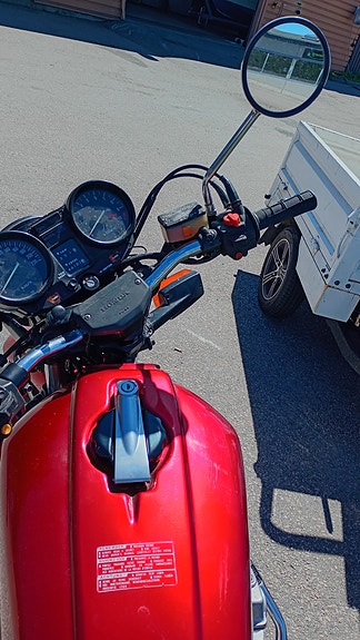 Honda CB750F 16 of 19