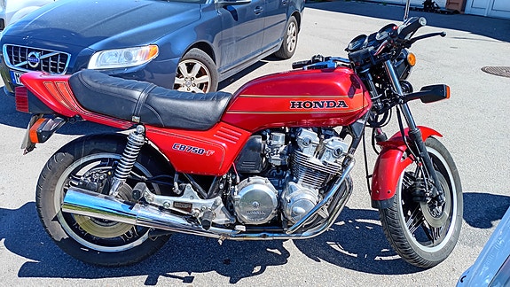 Honda CB750F 3 of 19
