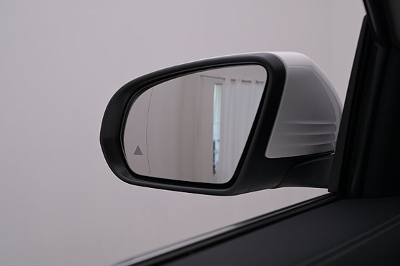 Mercedes-Benz EQA300 23 of 27