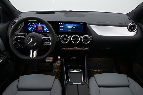 Mercedes-Benz EQA300 6 of 27