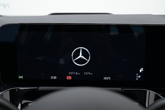 Mercedes-Benz EQA300 10 of 27