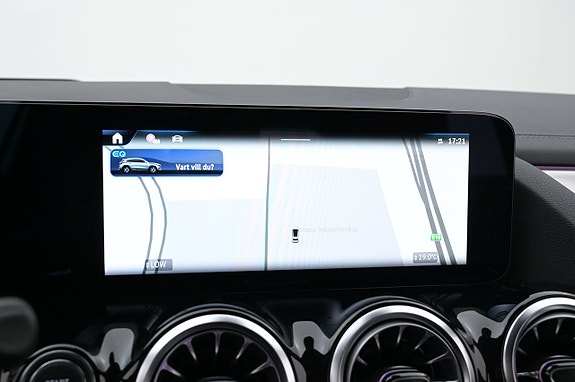 Mercedes-Benz EQA300 17 of 27