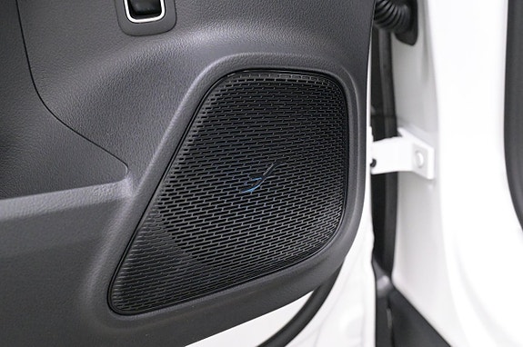 Mercedes-Benz EQA300 14 of 27