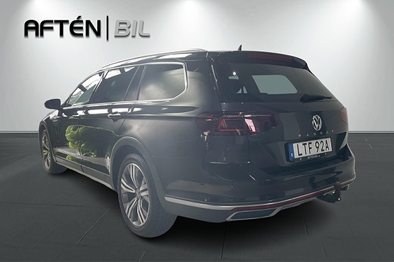 Volkswagen Passat Alltrack 8 of 26