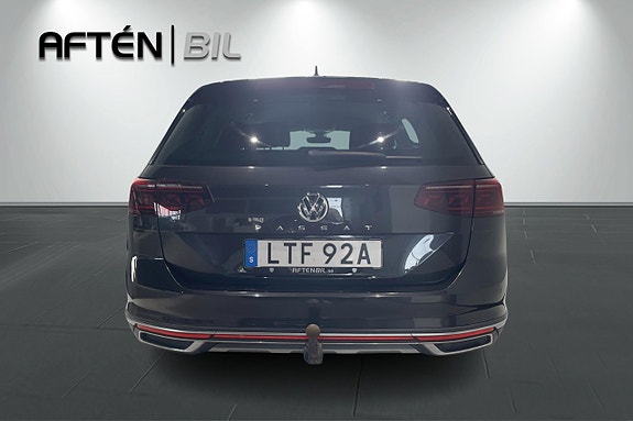 Volkswagen Passat Alltrack 9 of 26