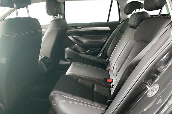 Volkswagen Passat Alltrack 15 of 26