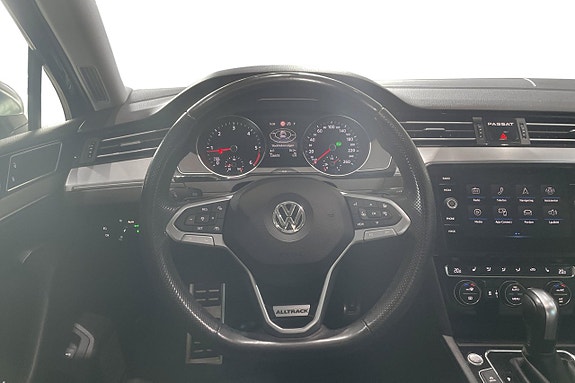 Volkswagen Passat Alltrack 18 of 26
