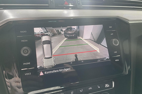 Volkswagen Passat Alltrack 21 of 26
