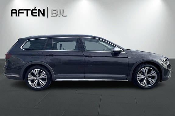 Volkswagen Passat Alltrack 7 of 26