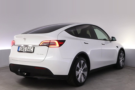 Tesla Model Y 5 of 27