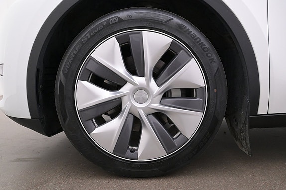 Tesla Model Y 27 of 27