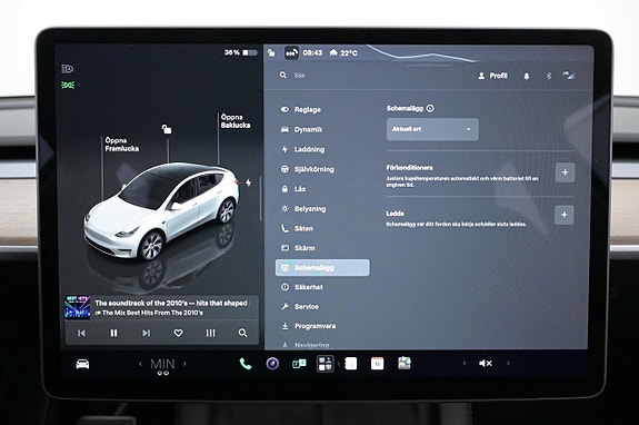 Tesla Model Y 12 of 27