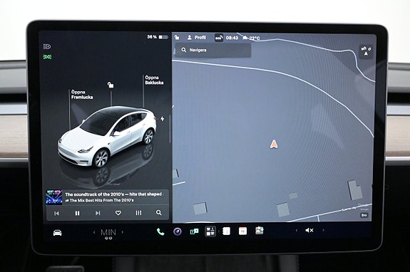 Tesla Model Y 17 of 27
