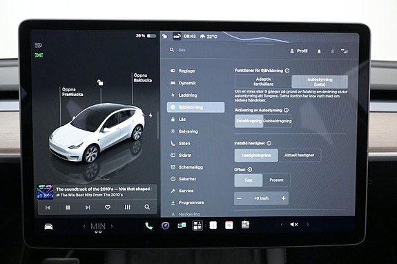 Tesla Model Y 11 of 27