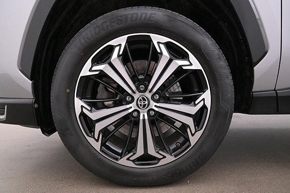 Toyota RAV4 Plug-in Hybrid 27 of 27
