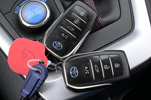Toyota RAV4 Plug-in Hybrid 21 of 27