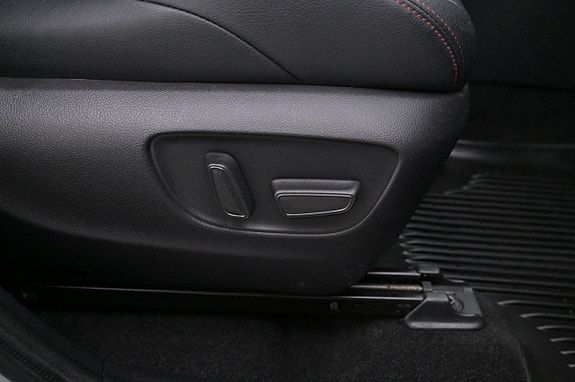 Toyota RAV4 Plug-in Hybrid 14 of 27