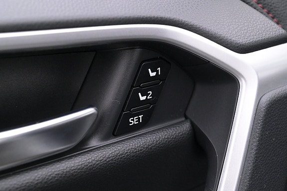 Toyota RAV4 Plug-in Hybrid 11 of 27